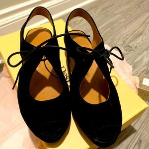 L’amour DesPiedes wedge peep toe shoe